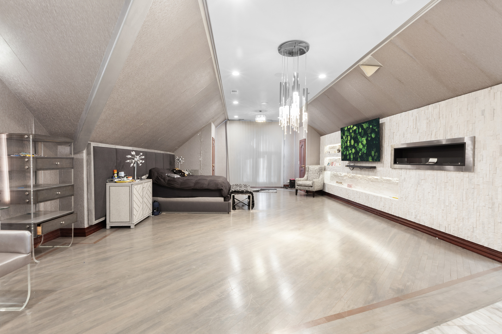 15 Terra Vita Court, South Barrington, IL 60010