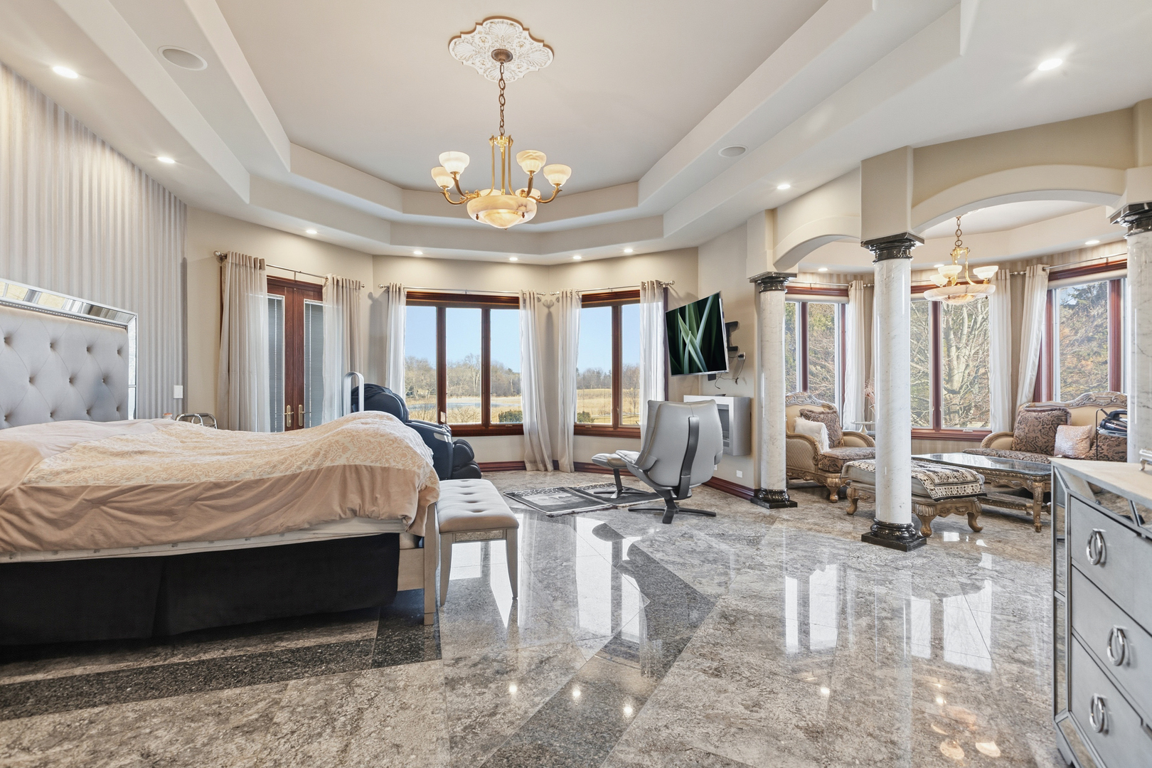 15 Terra Vita Court, South Barrington, IL 60010