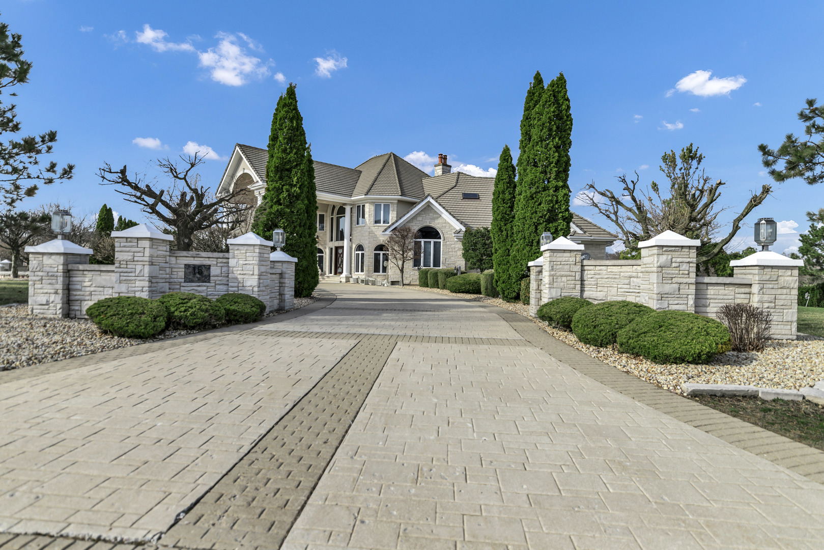 15 Terra Vita Court, South Barrington, IL 60010