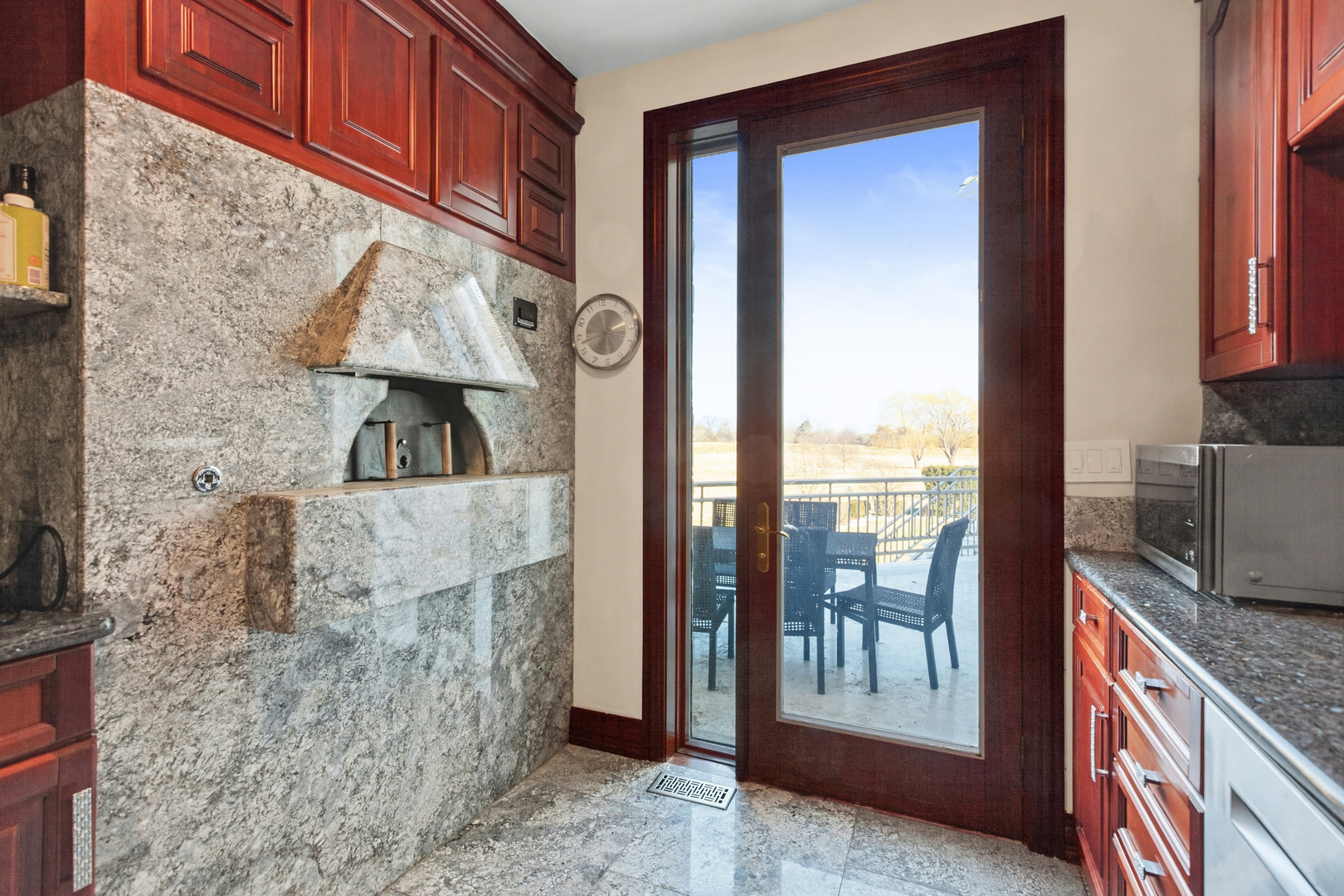 15 Terra Vita Court, South Barrington, IL 60010