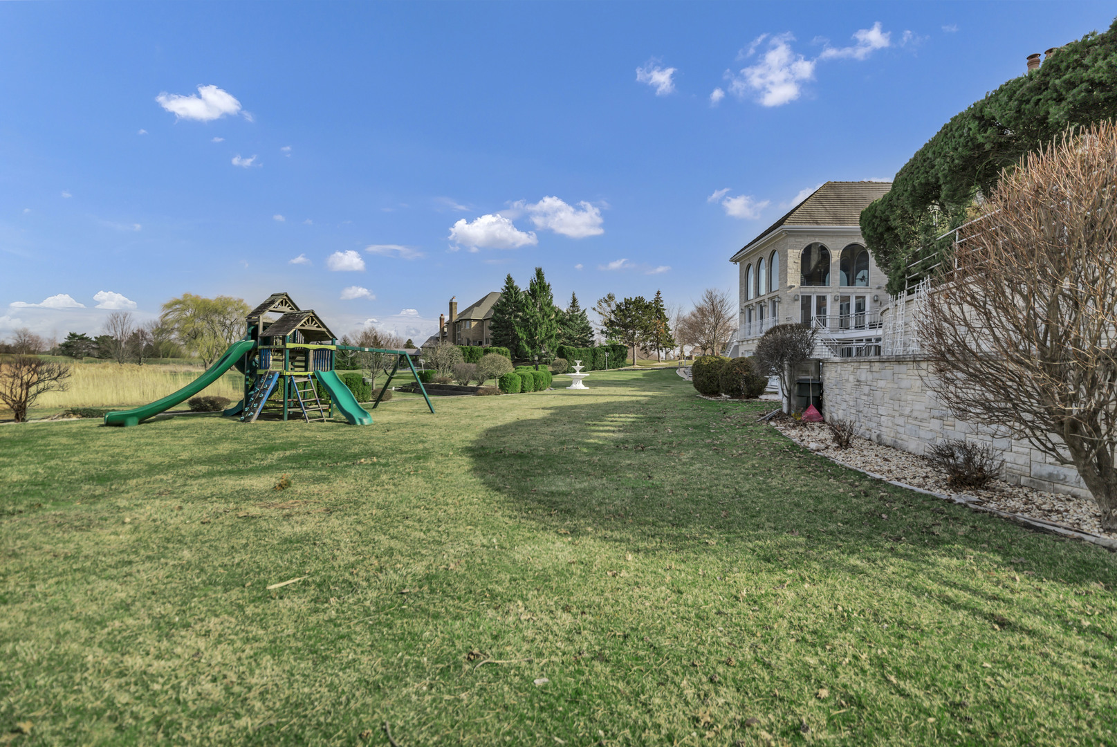 15 Terra Vita Court, South Barrington, IL 60010