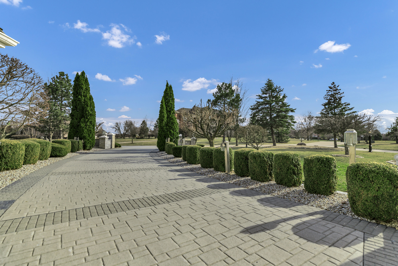 15 Terra Vita Court, South Barrington, IL 60010