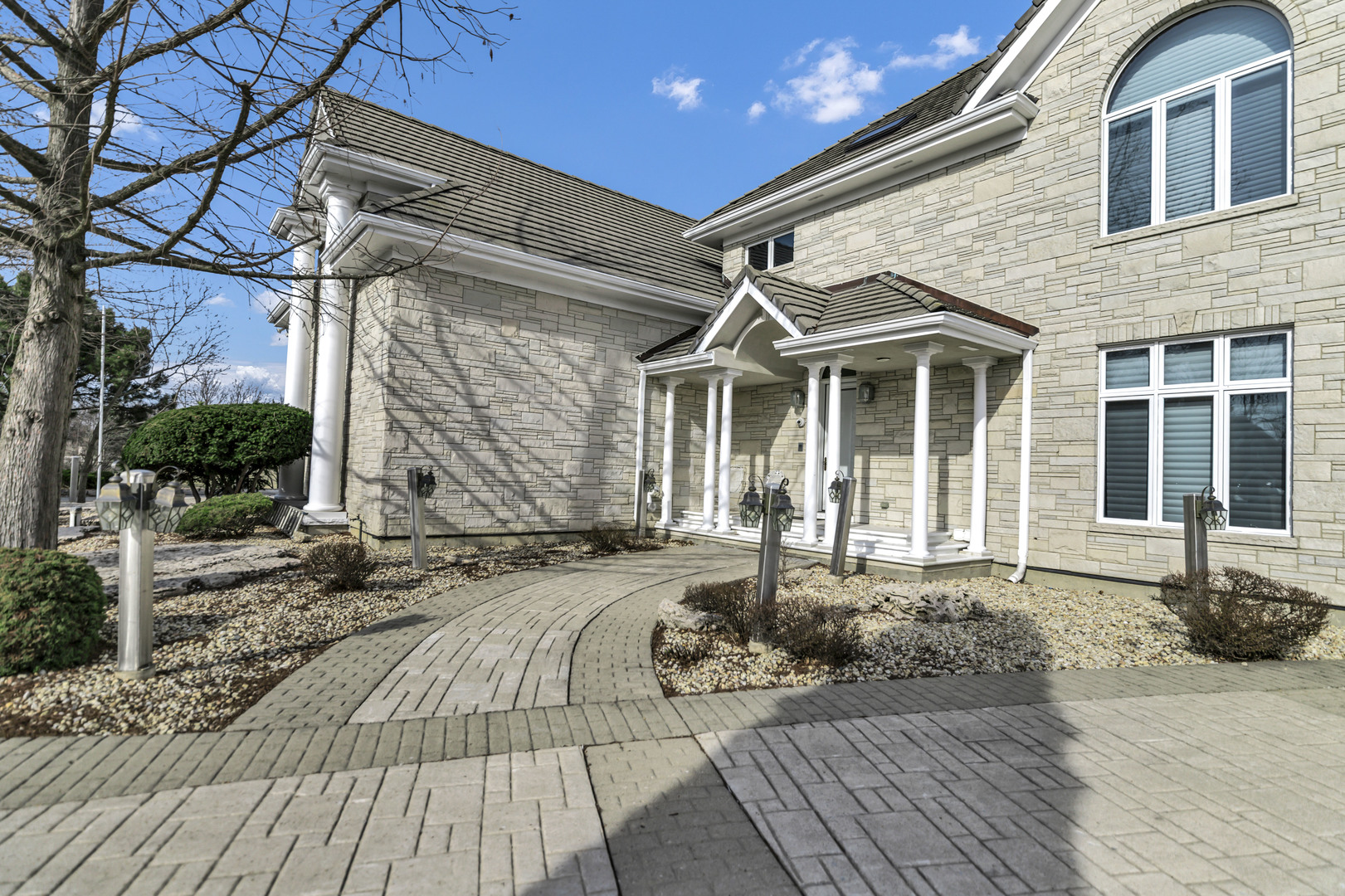 15 Terra Vita Court, South Barrington, IL 60010