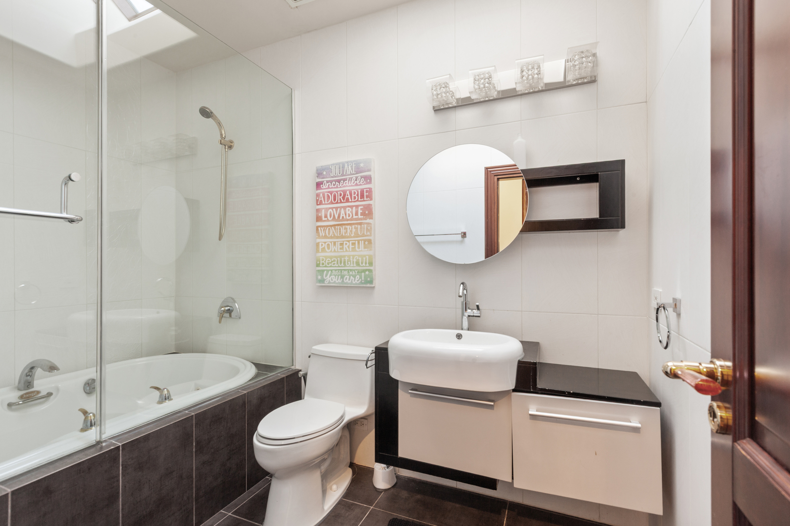 15 Terra Vita Court, South Barrington, IL 60010