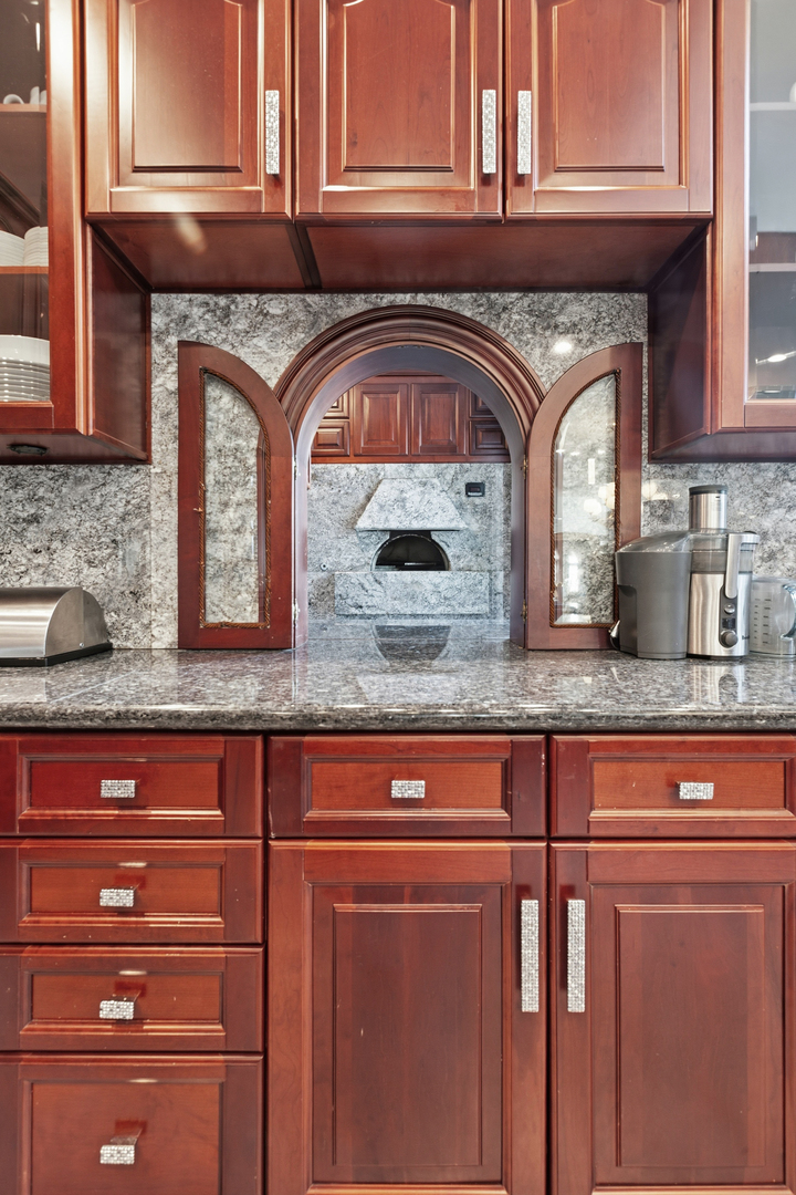 15 Terra Vita Court, South Barrington, IL 60010