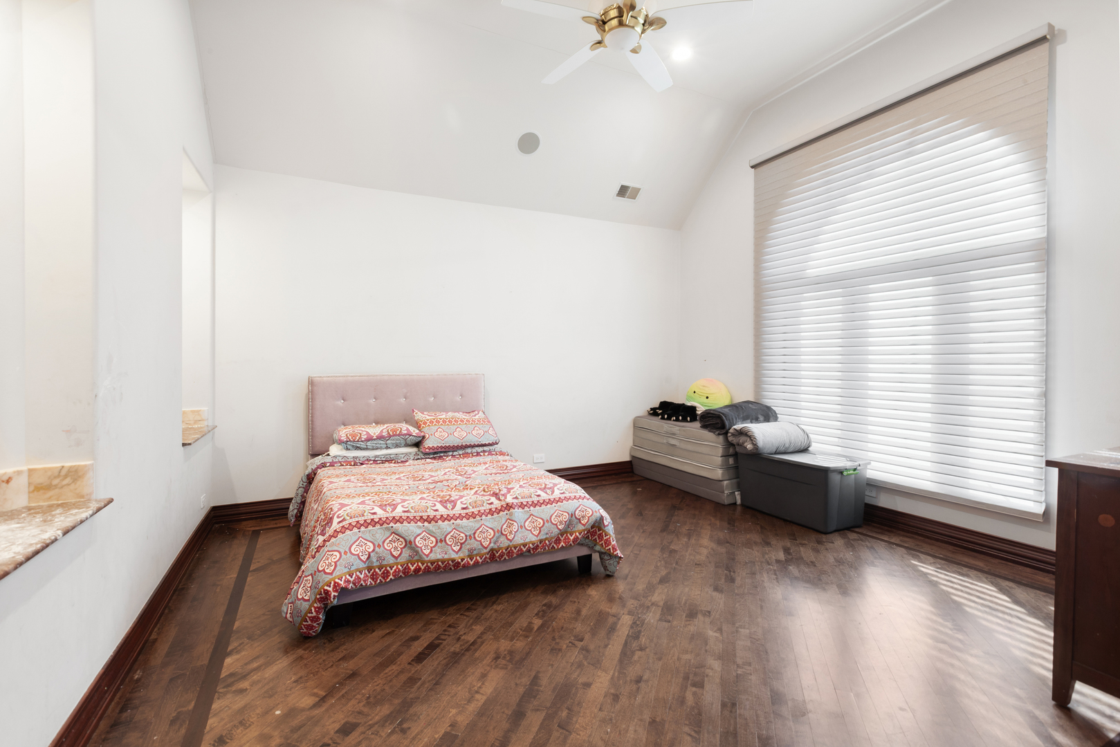 15 Terra Vita Court, South Barrington, IL 60010