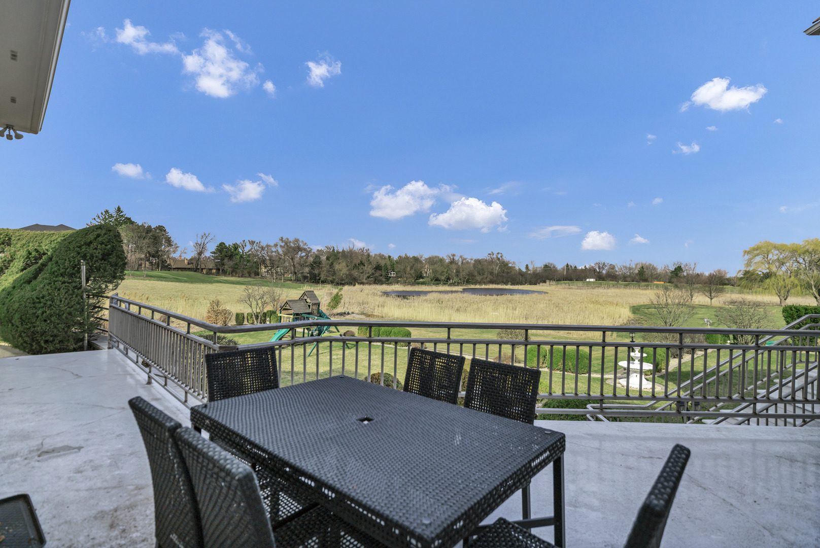 15 Terra Vita Court, South Barrington, IL 60010