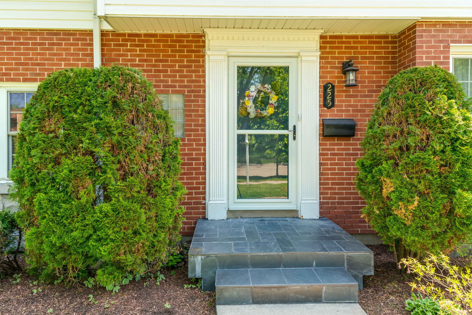 225 Stratford Road, Des Plaines, IL 60016