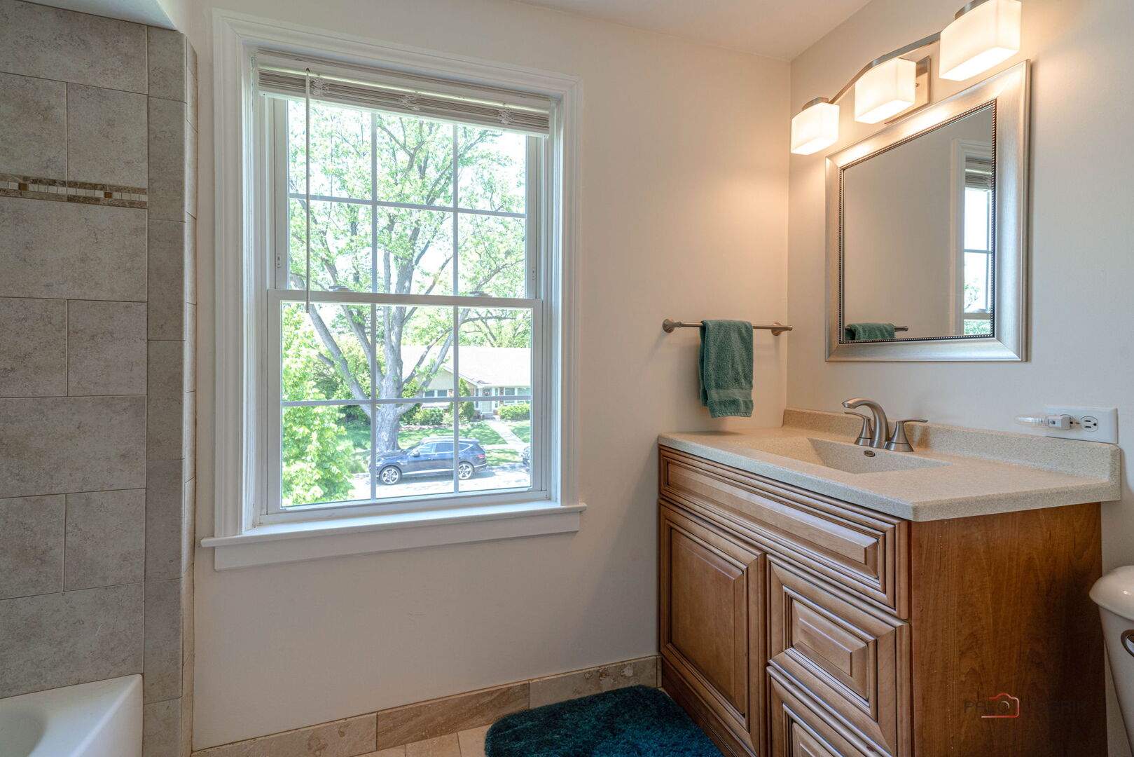 225 Stratford Road, Des Plaines, IL 60016