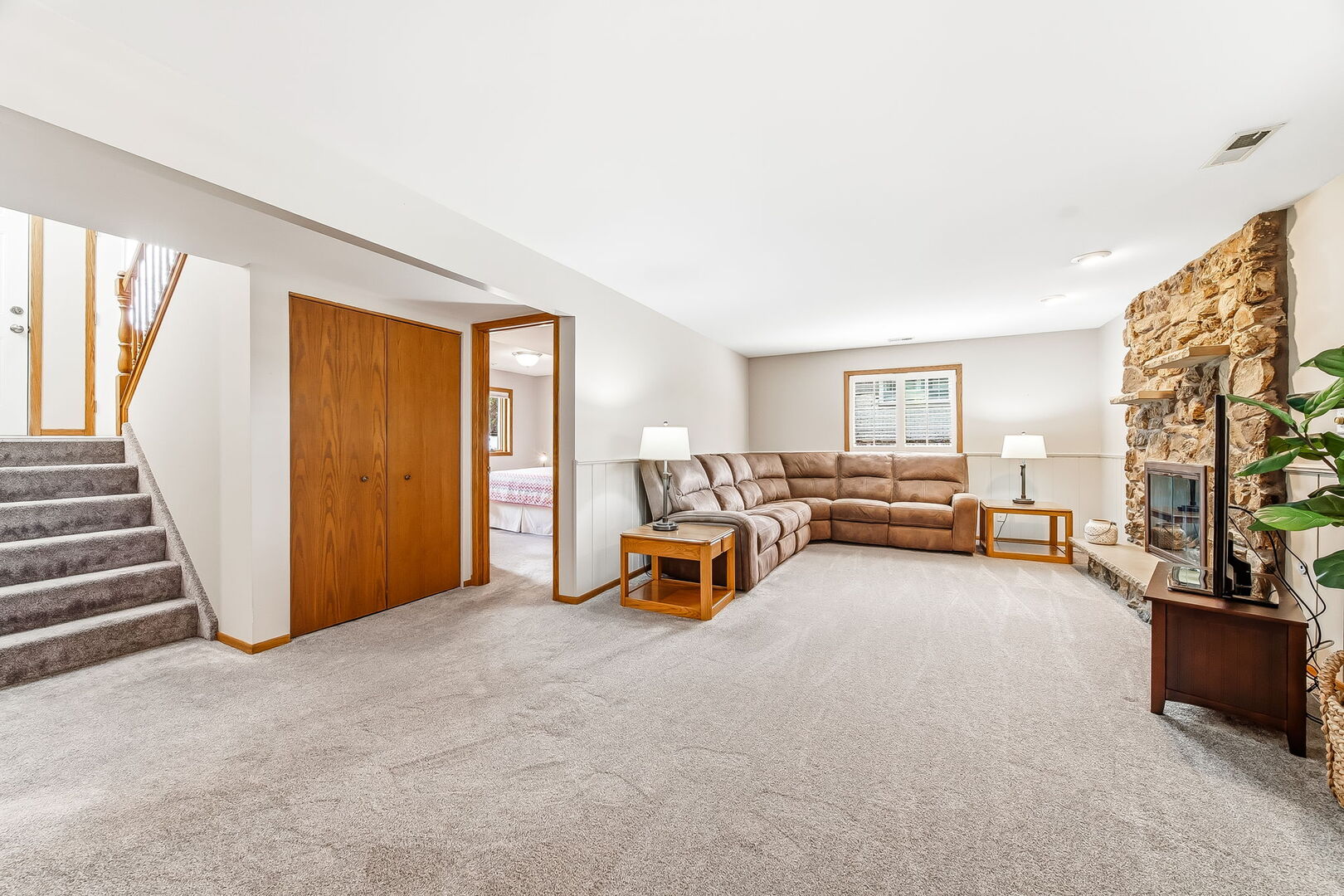 13764 W Deervalley Drive, Homer Glen, IL 60491
