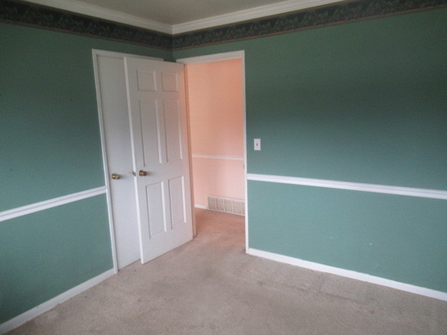 1004 Jenkisson Avenue, Lake Bluff, IL 60044