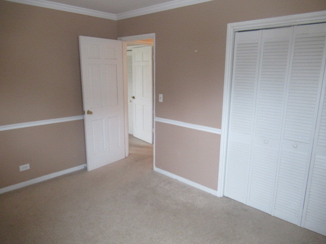 1004 Jenkisson Avenue, Lake Bluff, IL 60044