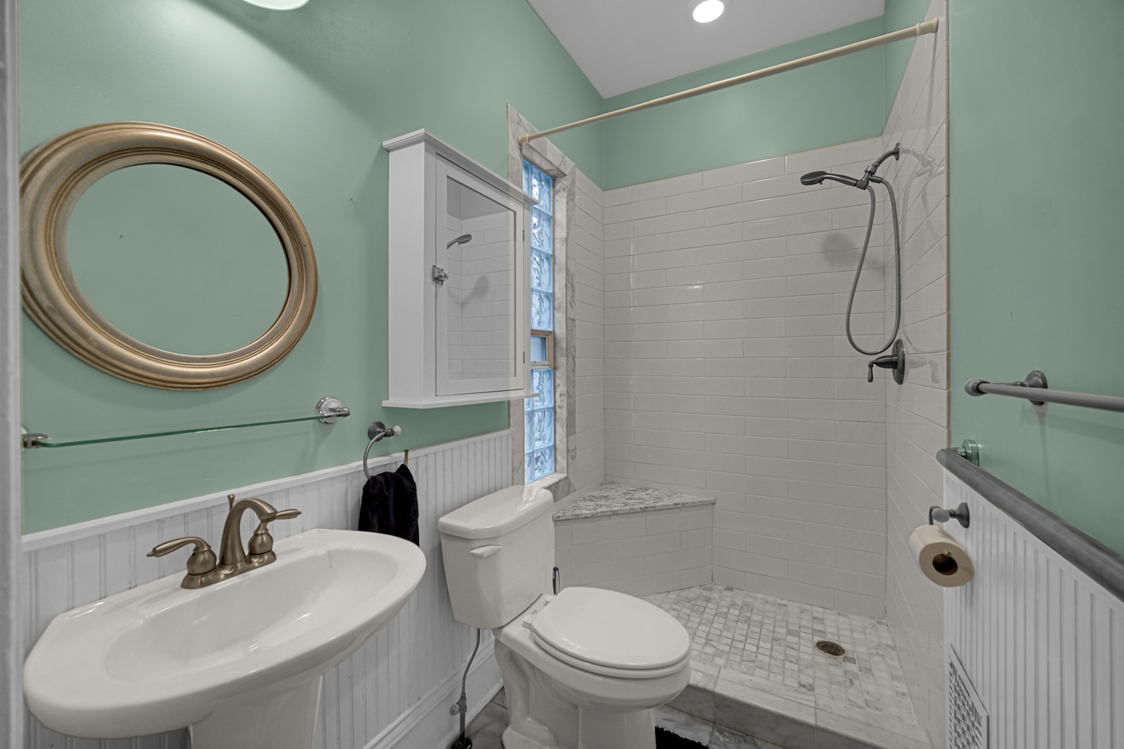 268 Seneca Street, Elgin, IL 60120