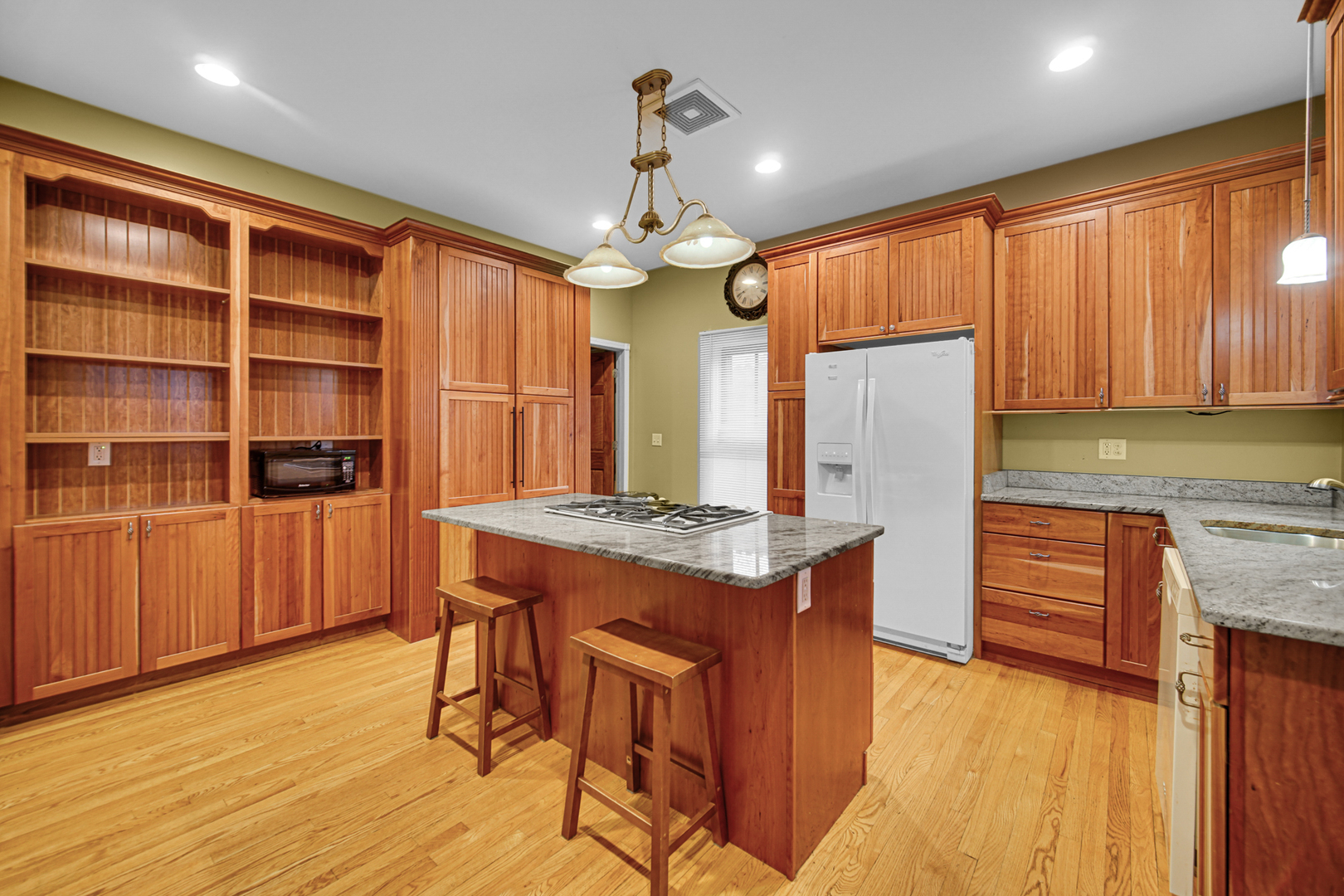 268 Seneca Street, Elgin, IL 60120