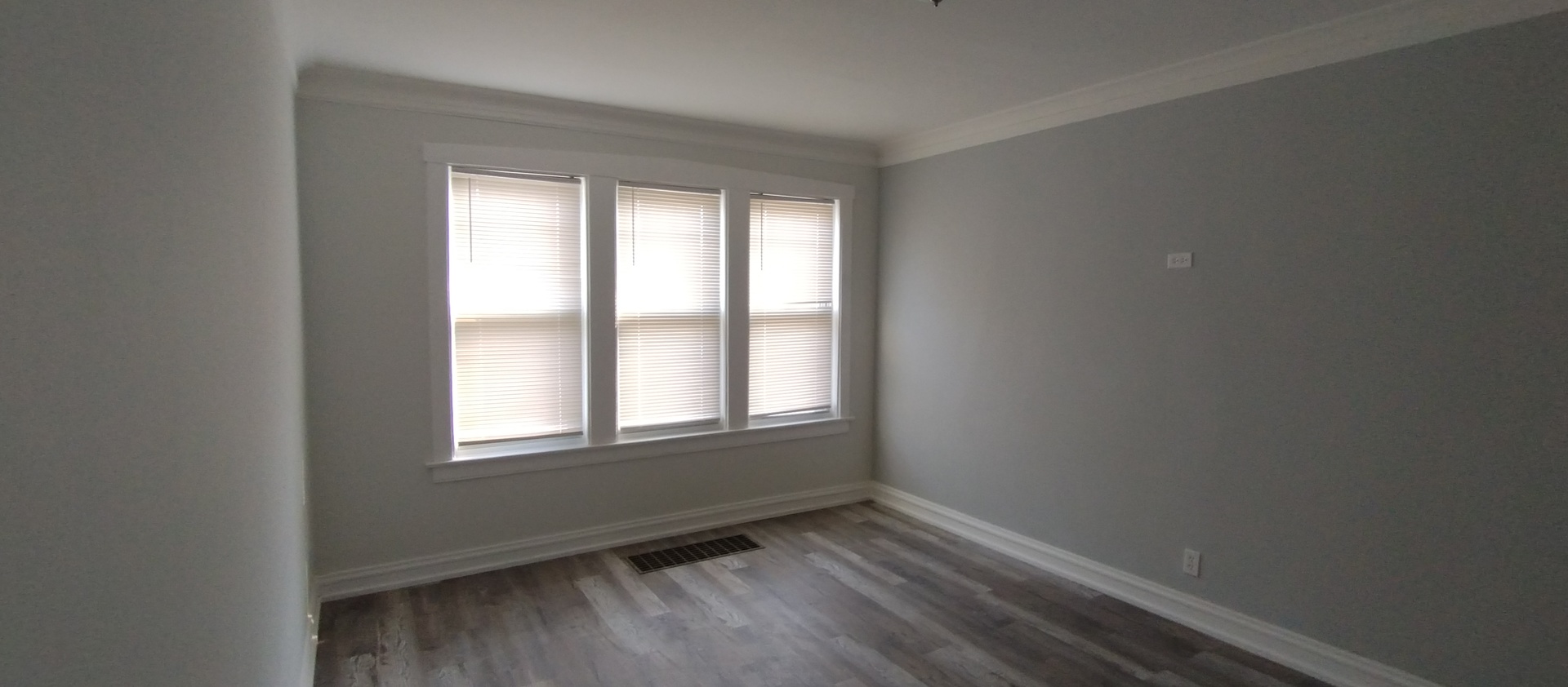 7926 S Michigan Avenue, Chicago, IL 60619