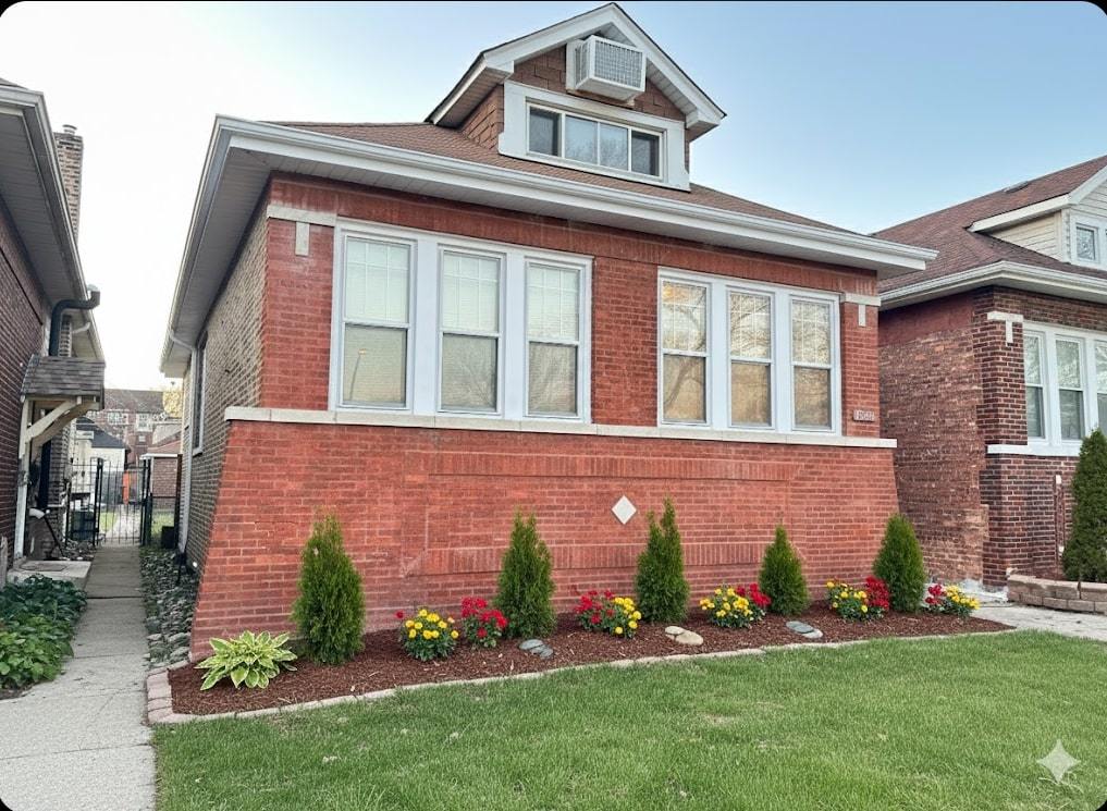 7926 S Michigan Avenue, Chicago, IL 60619