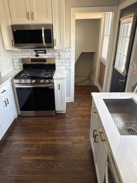 121 N Princeton Avenue, Villa Park, IL 60181