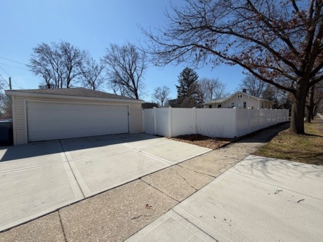 121 N Princeton Avenue, Villa Park, IL 60181