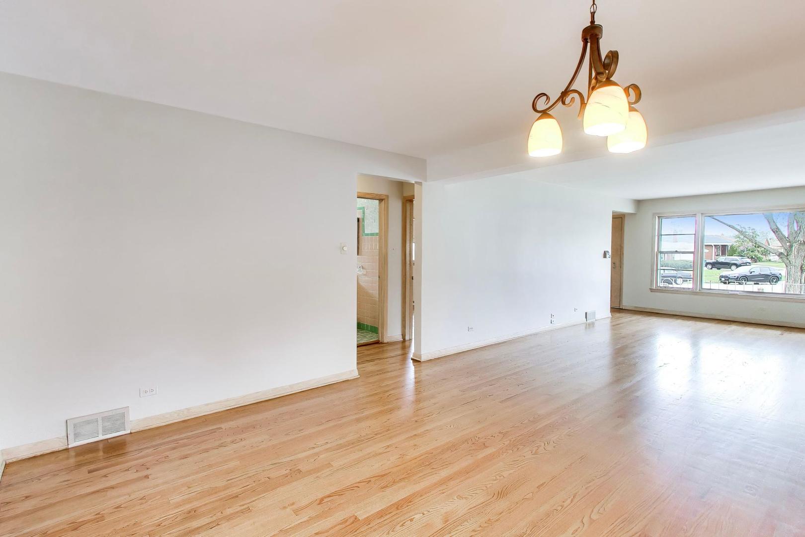 10108 Kilpatrick Avenue, Oak Lawn, IL 60453