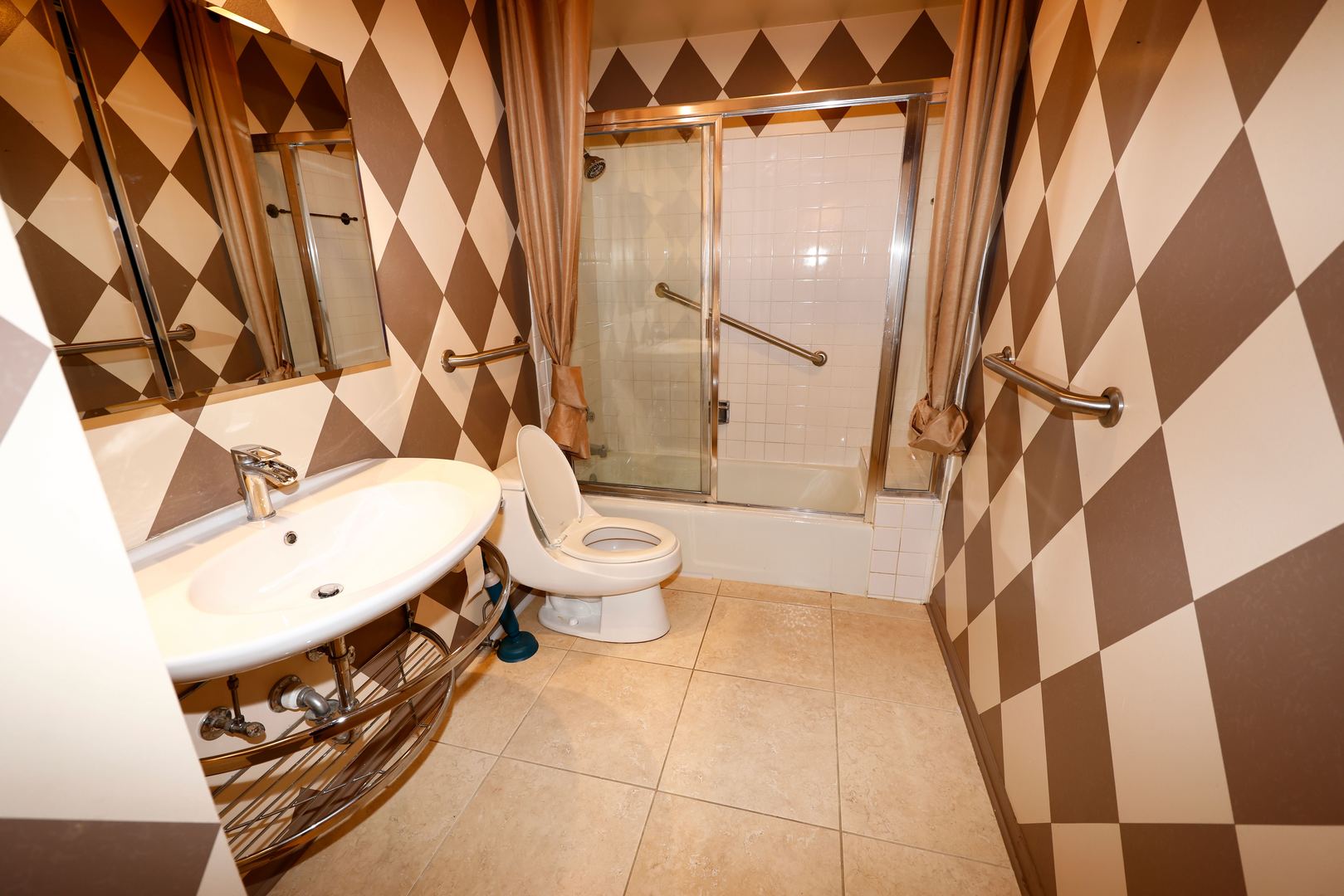 3950 Dundee Road #302, Northbrook, IL 60062