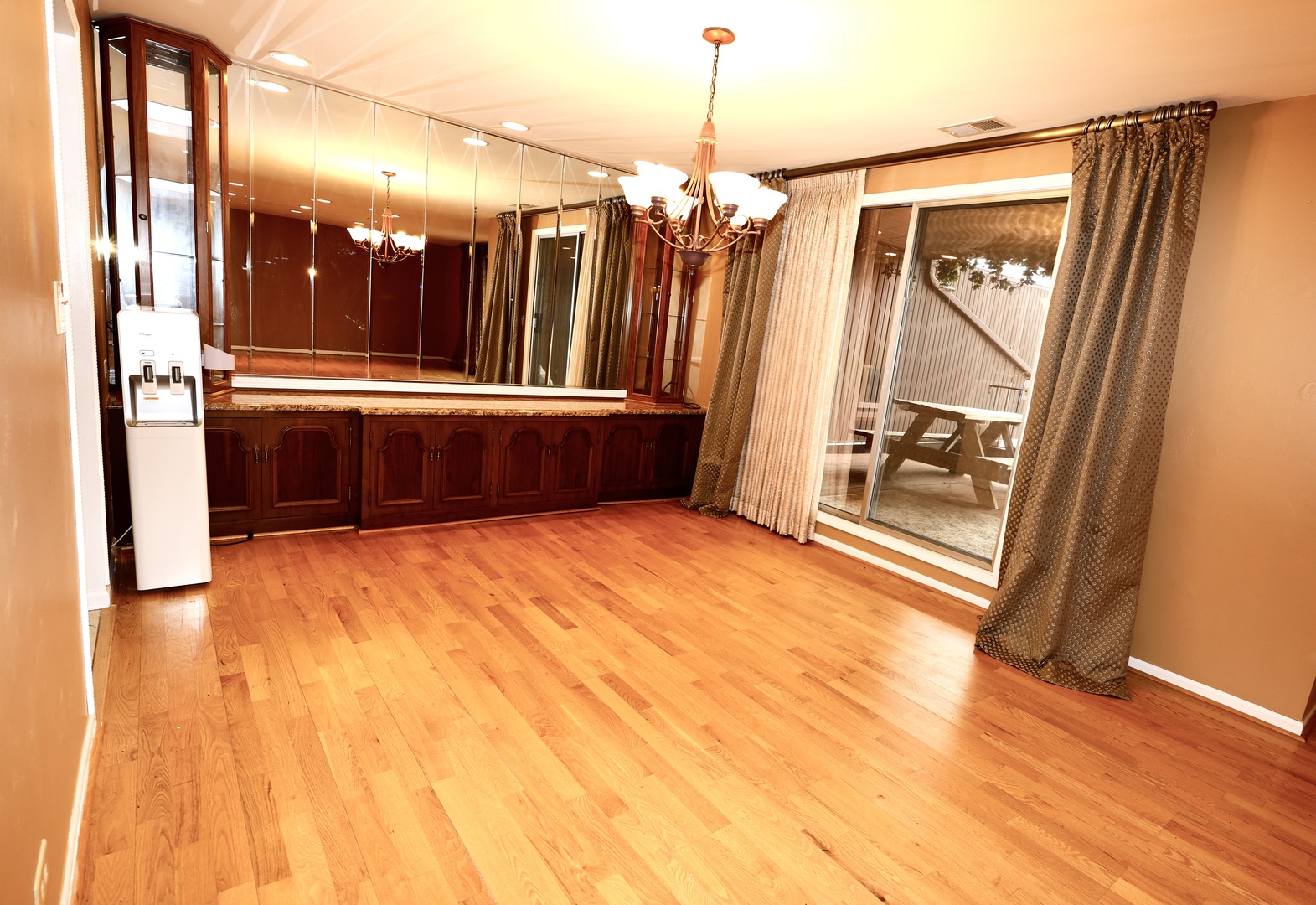 3950 Dundee Road #302, Northbrook, IL 60062