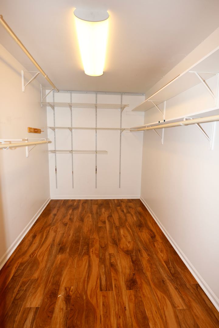 3950 Dundee Road #302, Northbrook, IL 60062