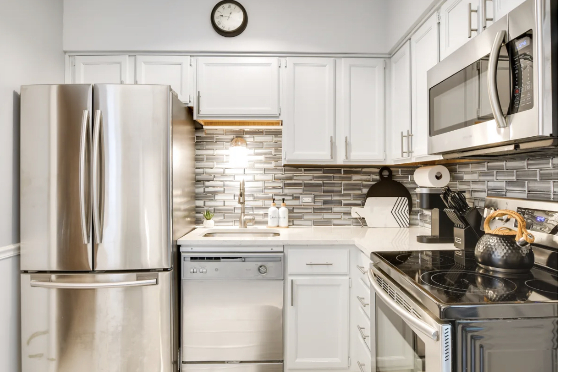 1931 N Howe Street #2W, Chicago, IL 60614