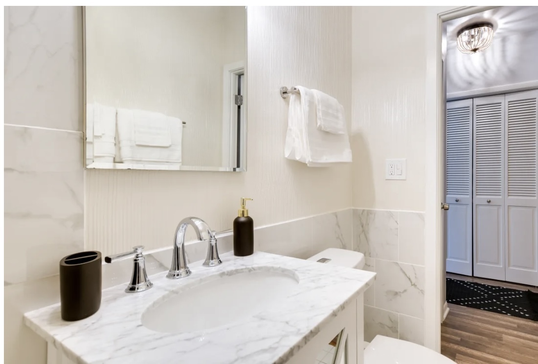 1931 N Howe Street #2W, Chicago, IL 60614