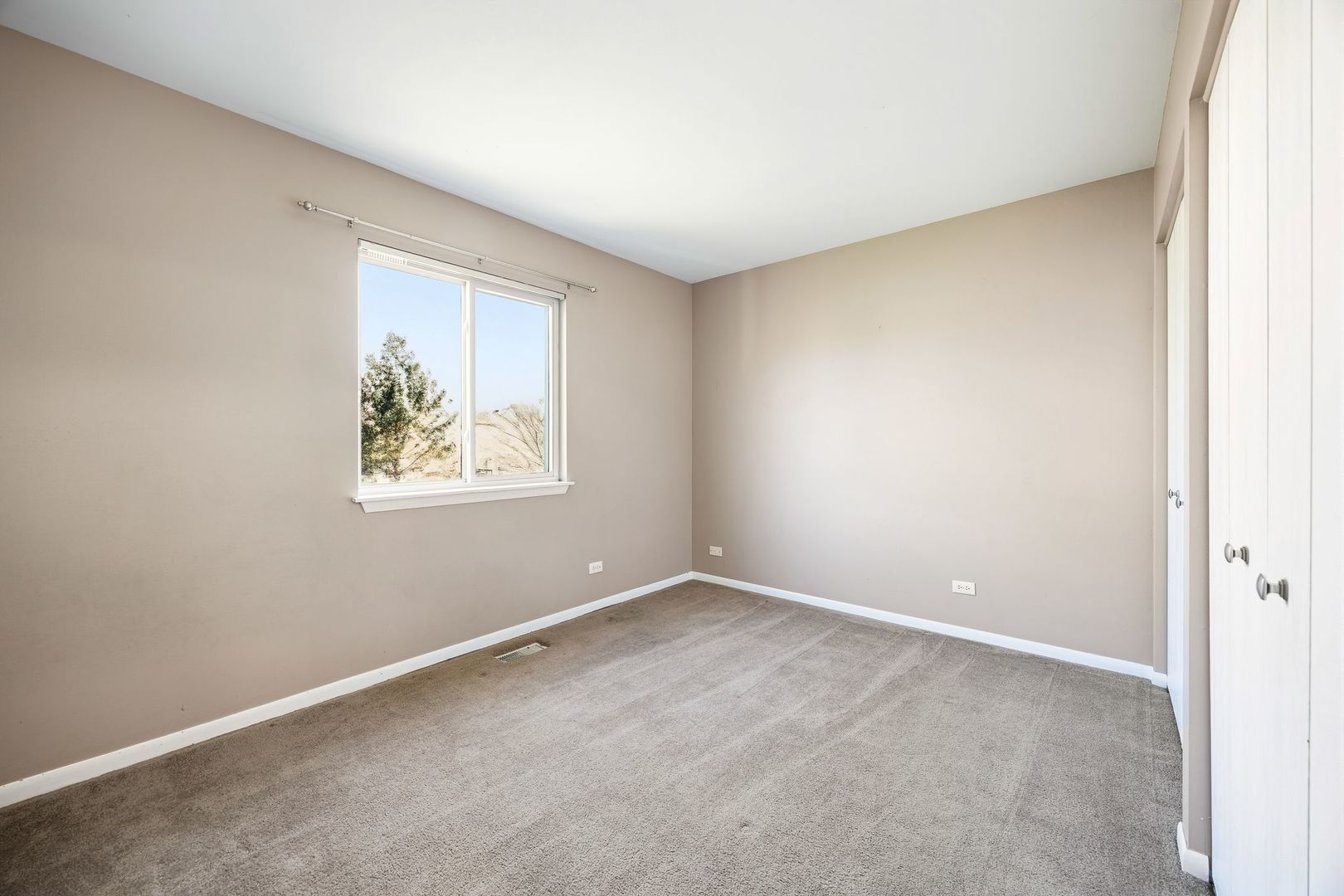 5 Longview Court, South Elgin, IL 60177