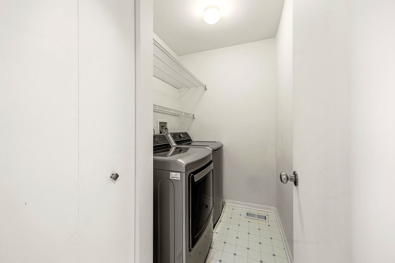 5 Longview Court, South Elgin, IL 60177