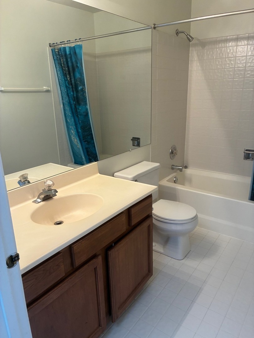 1158 Regency Drive, Schaumburg, IL 60193