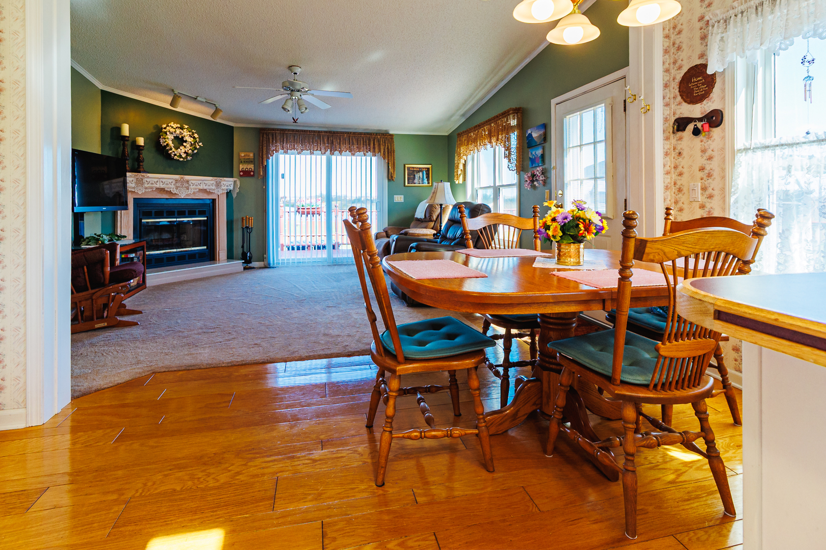 275 Tulip Circle, Matteson, IL 60443