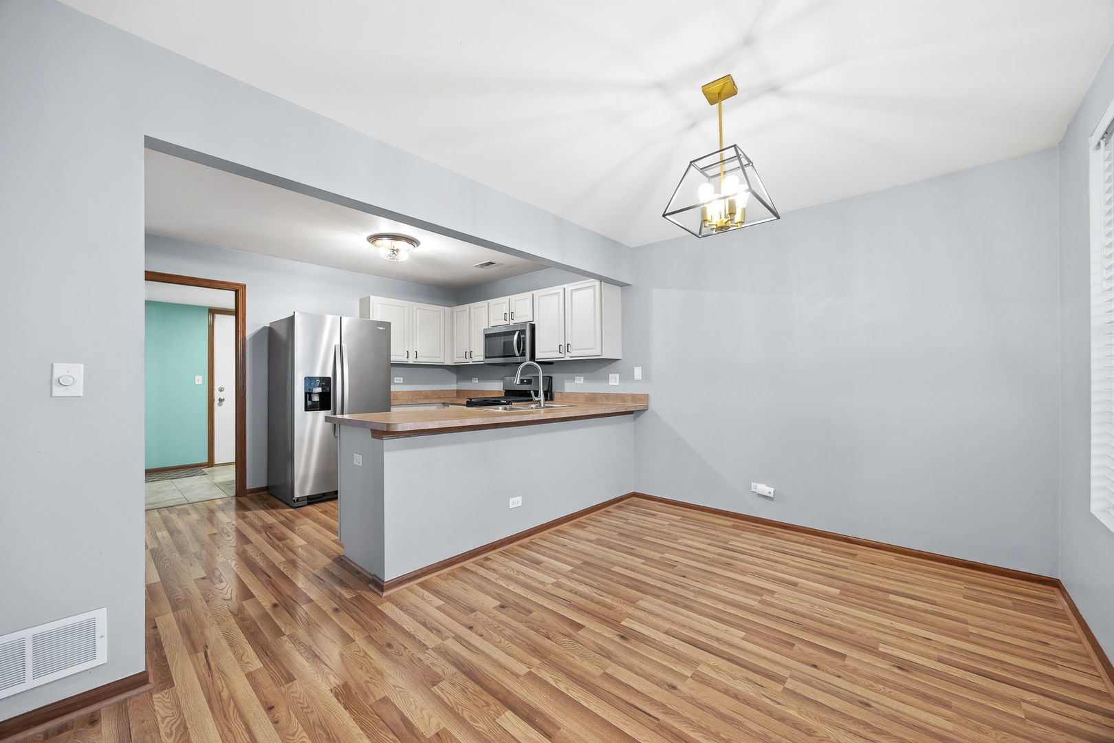 568 Four Seasons Boulevard, Aurora, IL 60504