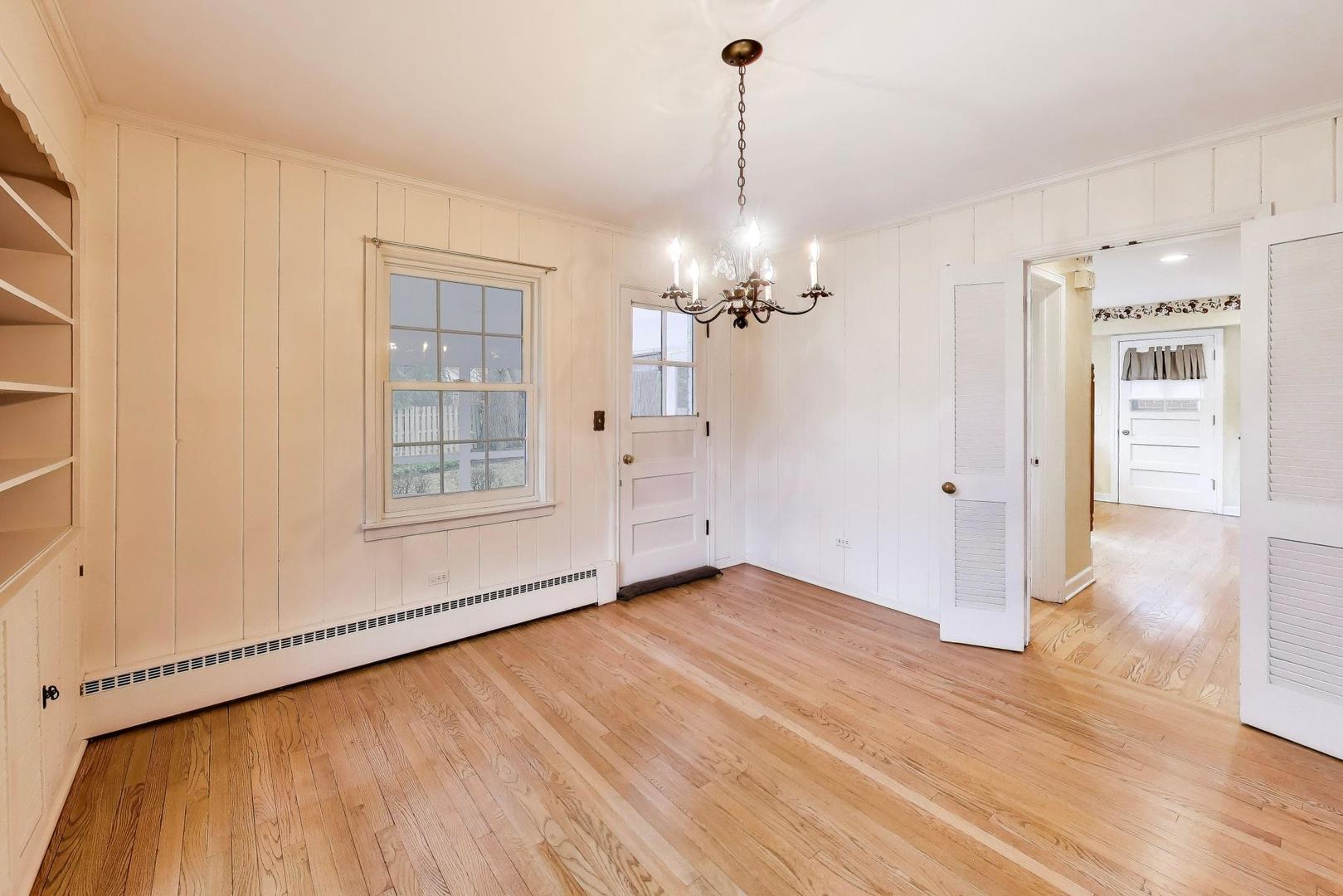 621 E Grove Street, Arlington Heights, IL 60005