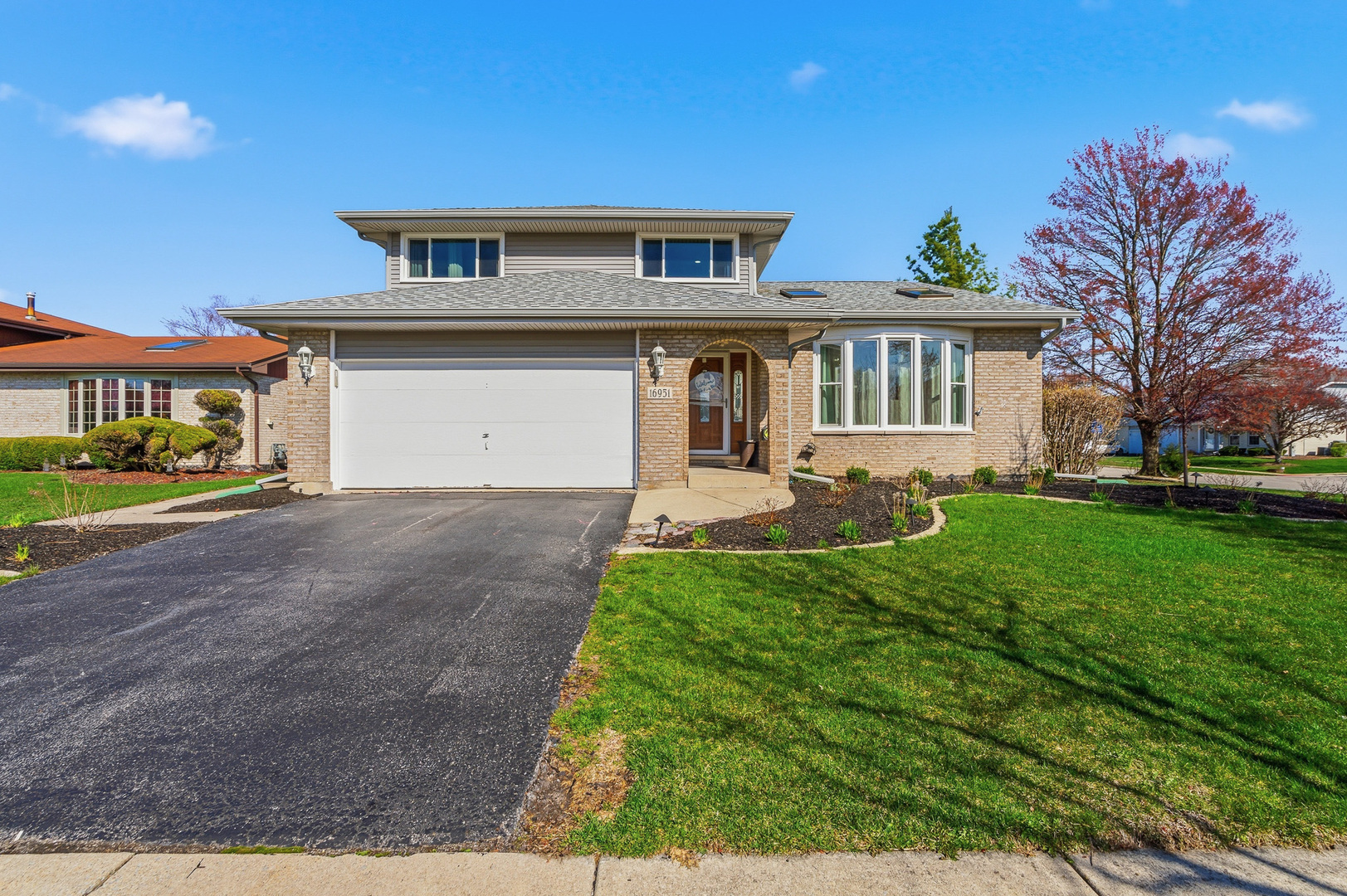 16951 Shannon Drive, Tinley Park, IL 60477