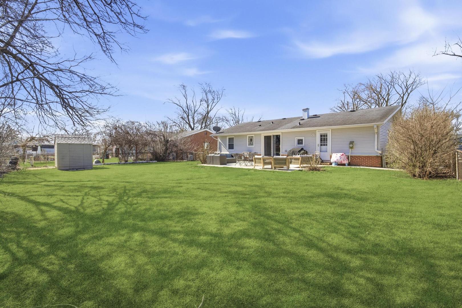 581 Charing Cross Road, Elk Grove Village, IL 60007