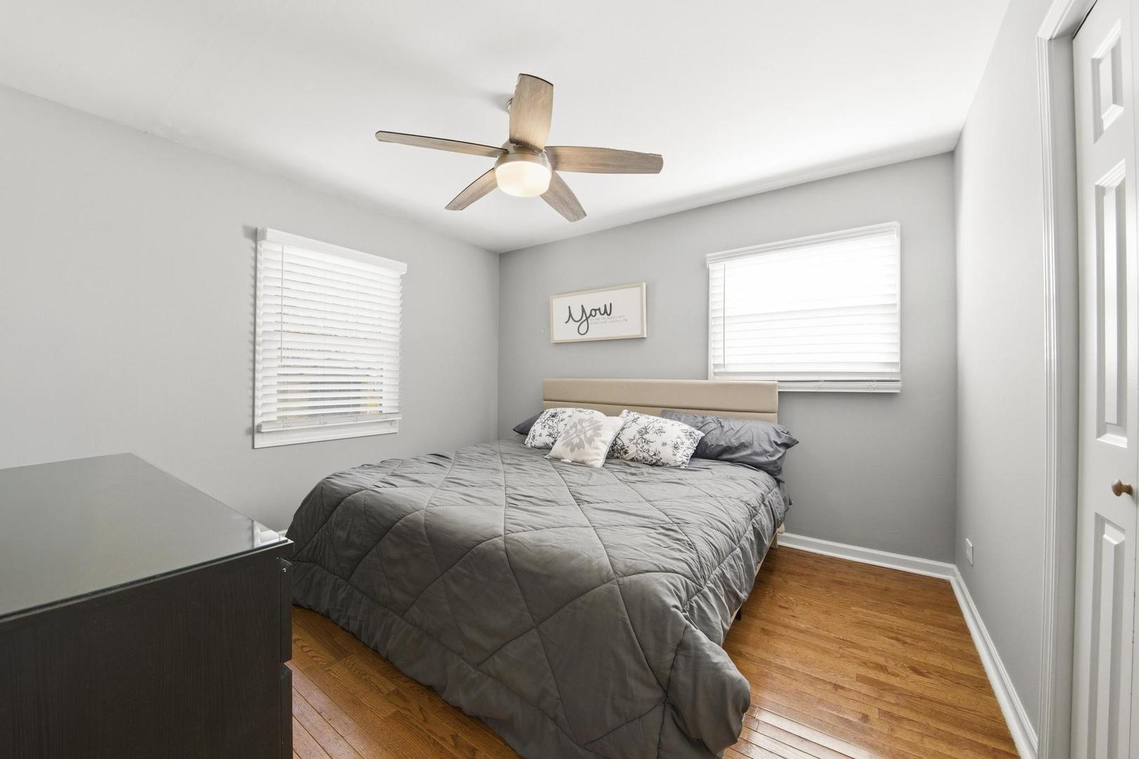 581 Charing Cross Road, Elk Grove Village, IL 60007