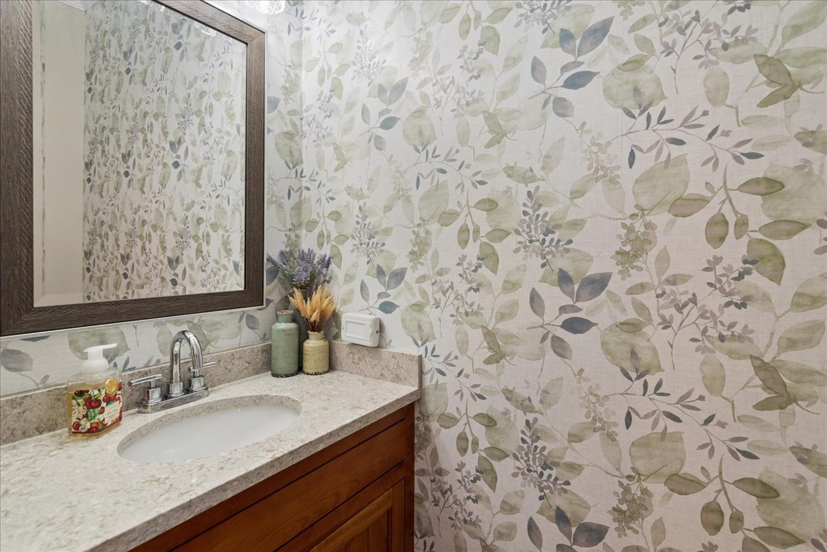 225 5th Street, Libertyville, IL 60048