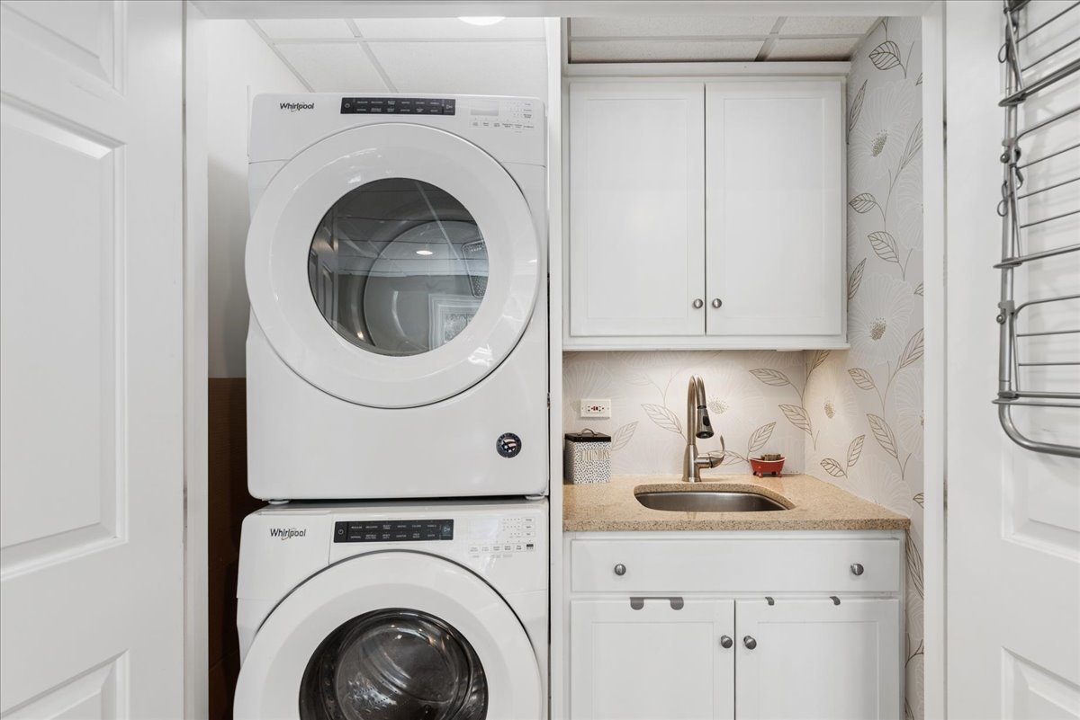 225 5th Street, Libertyville, IL 60048