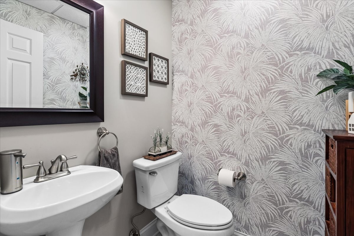 225 5th Street, Libertyville, IL 60048