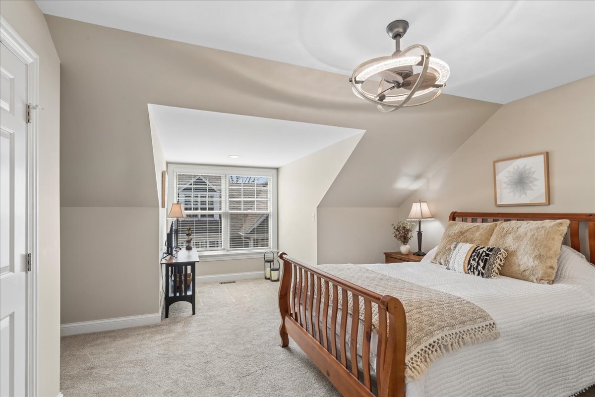 225 5th Street, Libertyville, IL 60048