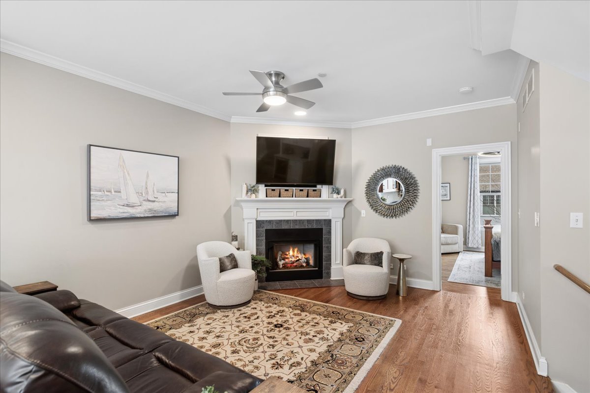 225 5th Street, Libertyville, IL 60048