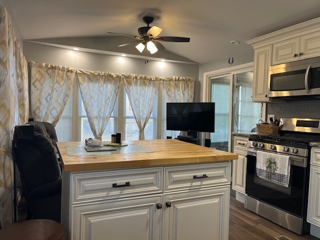 2795 E 28th Lot 1481 Road, Seneca, IL 61360