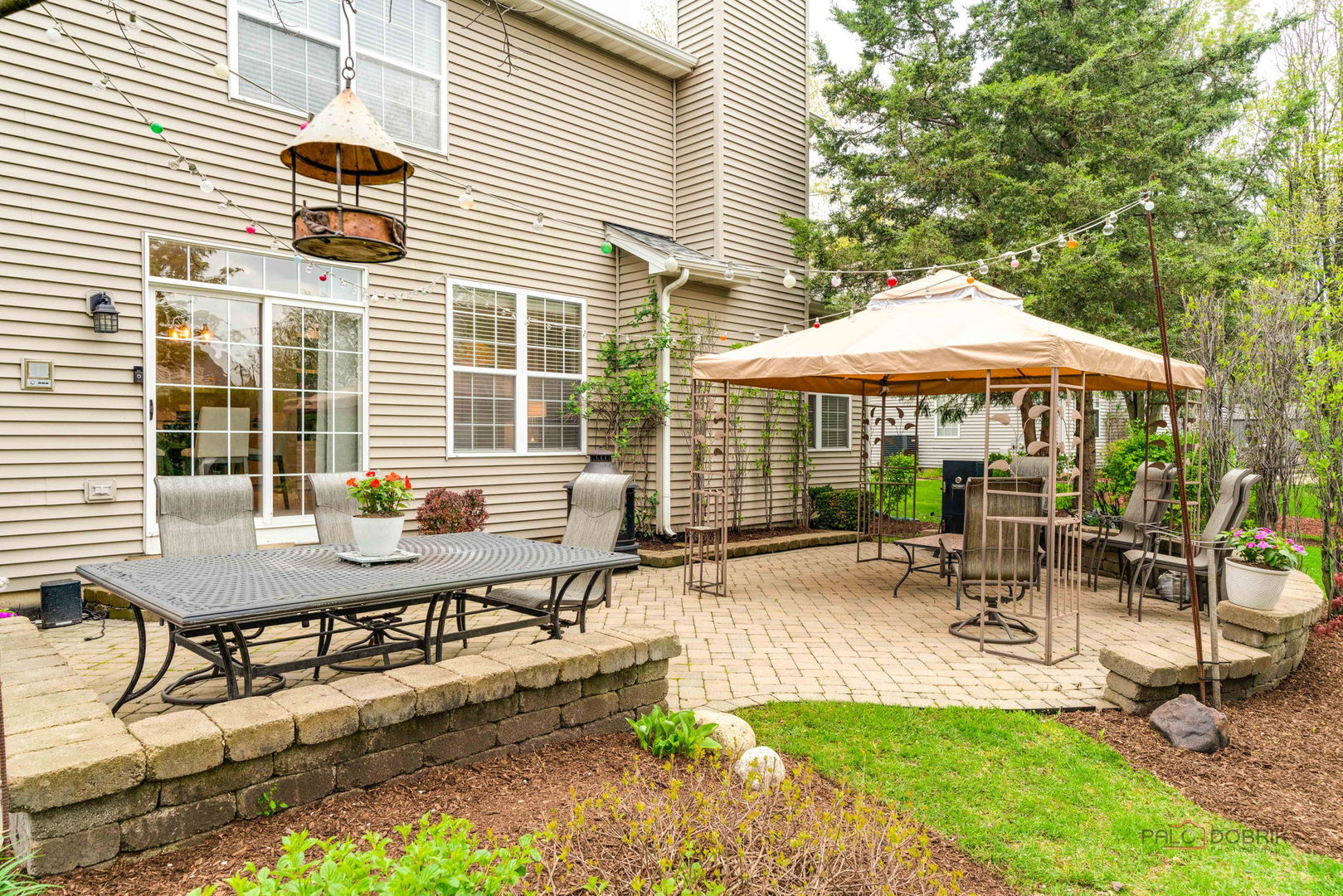 1695 Natures Way, Lindenhurst, IL 60046