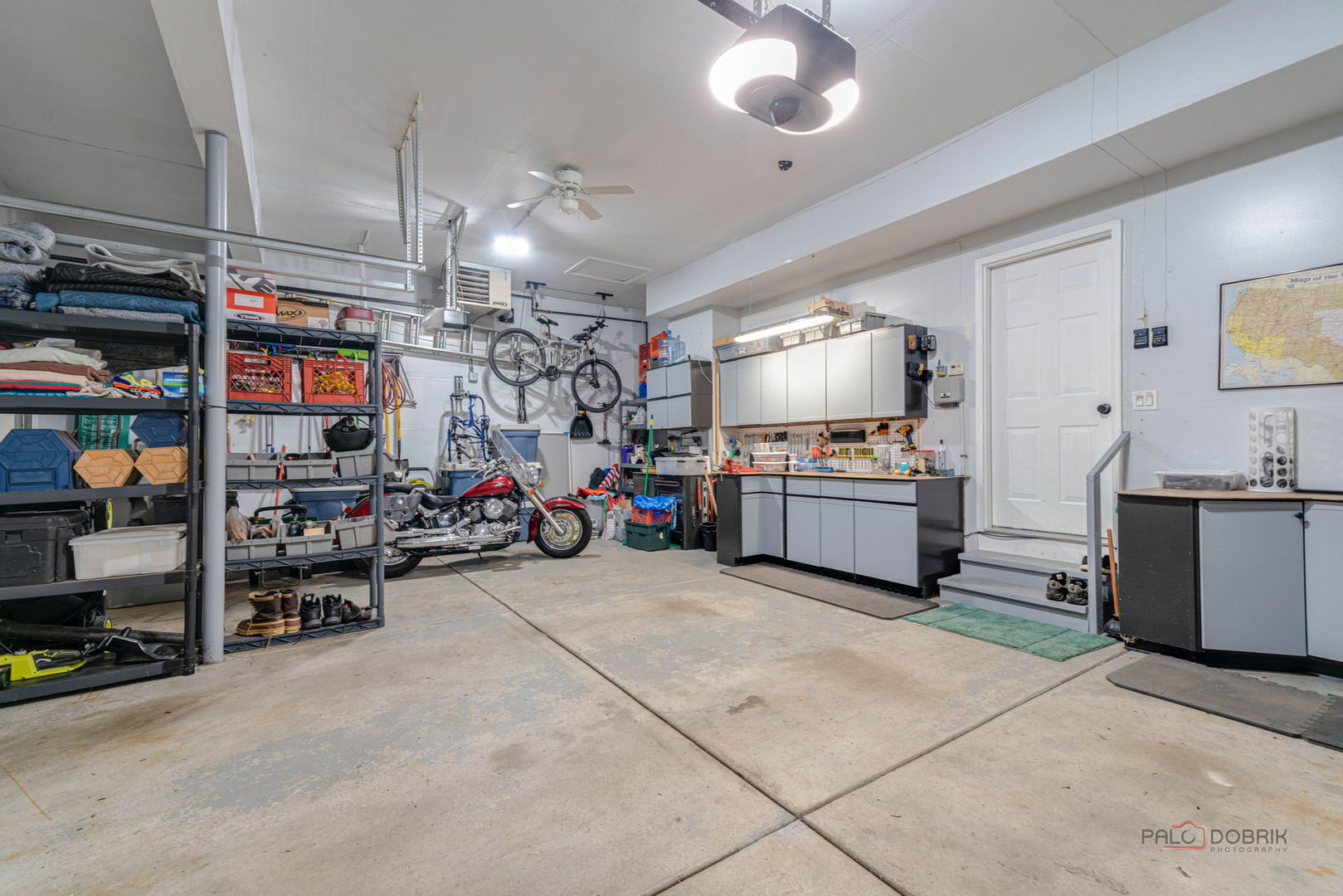 1695 Natures Way, Lindenhurst, IL 60046