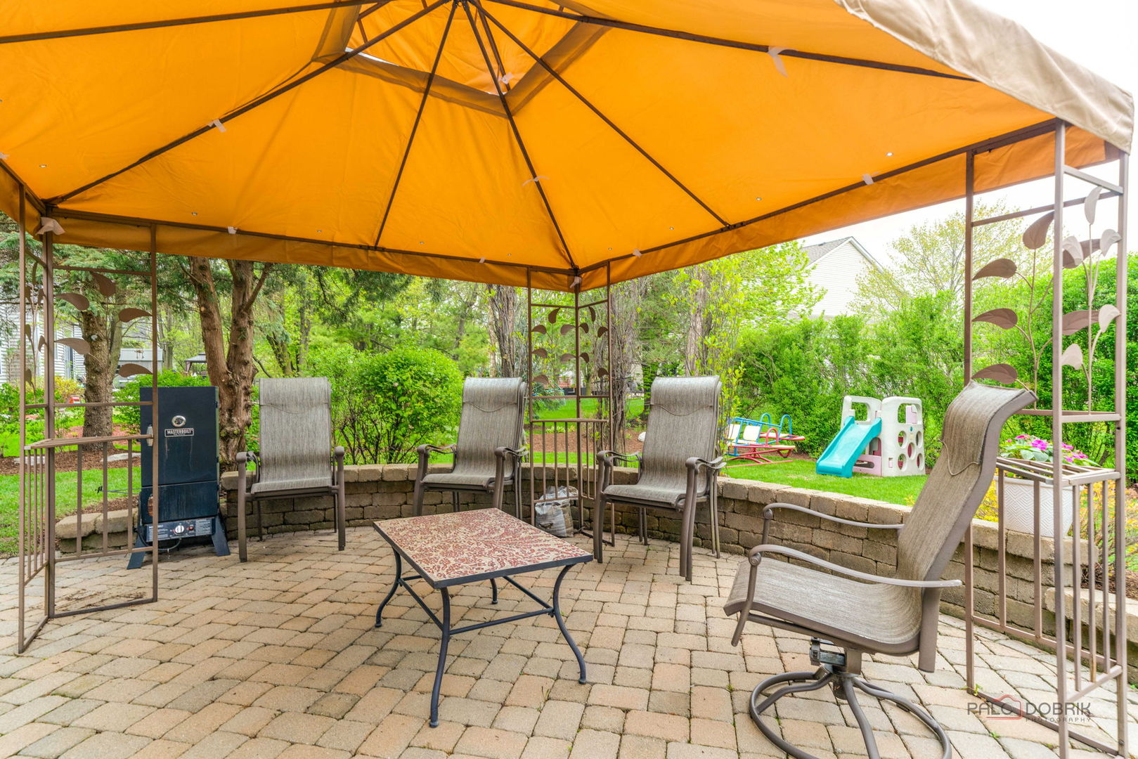 1695 Natures Way, Lindenhurst, IL 60046