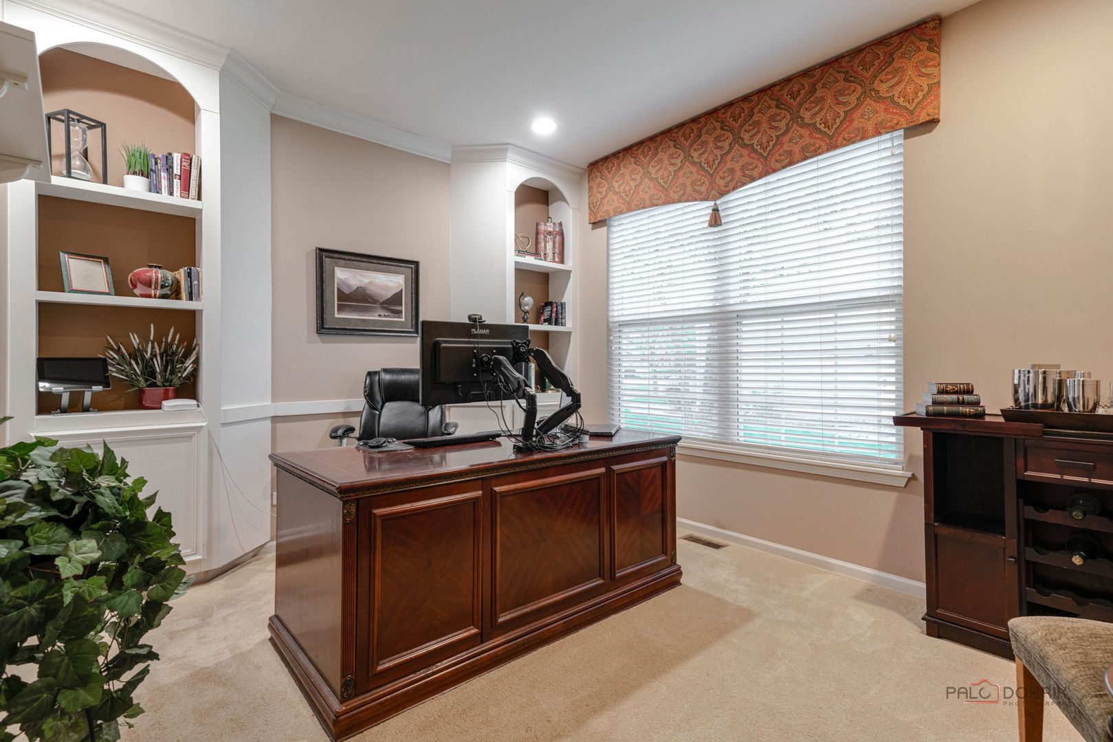 1695 Natures Way, Lindenhurst, IL 60046