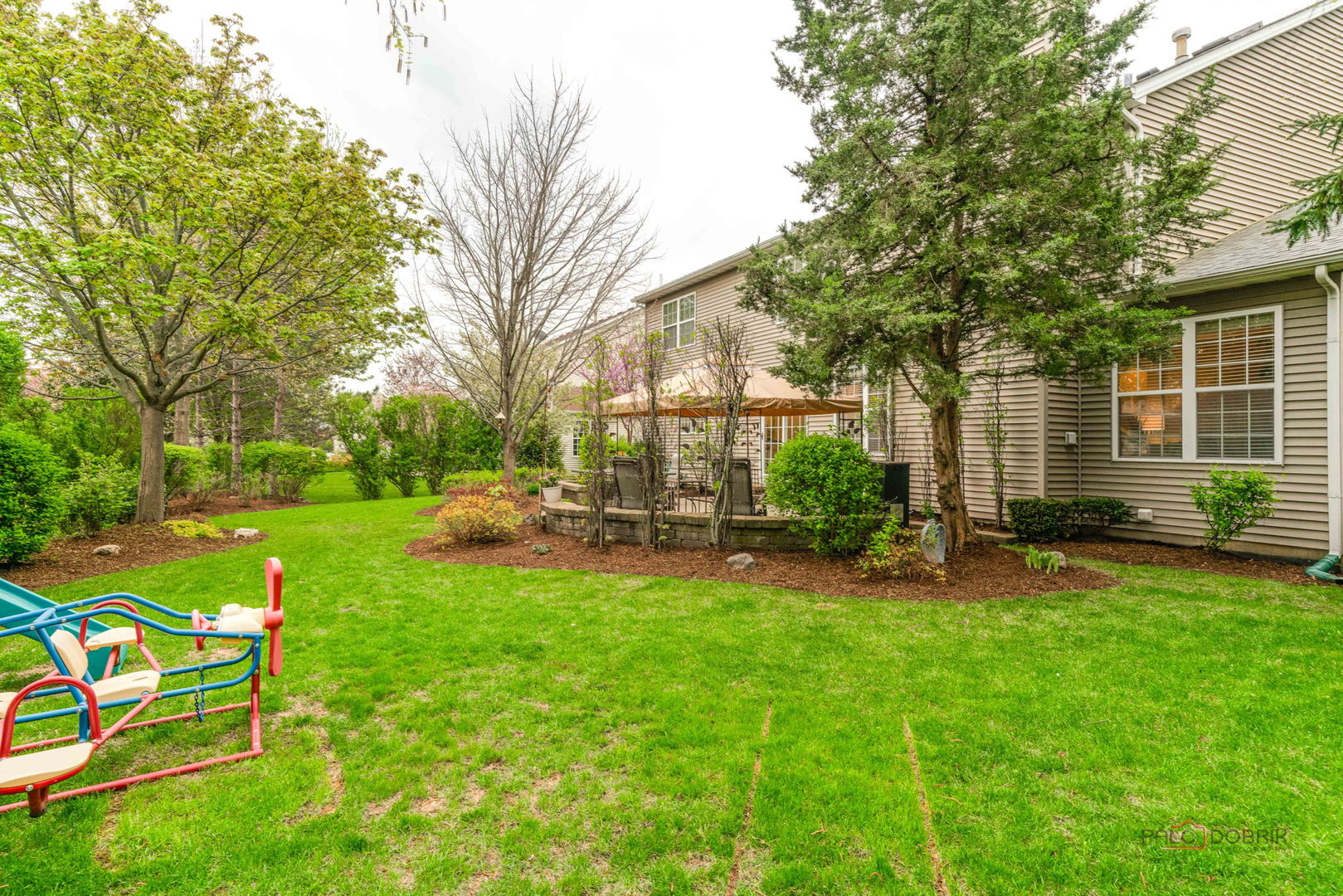 1695 Natures Way, Lindenhurst, IL 60046