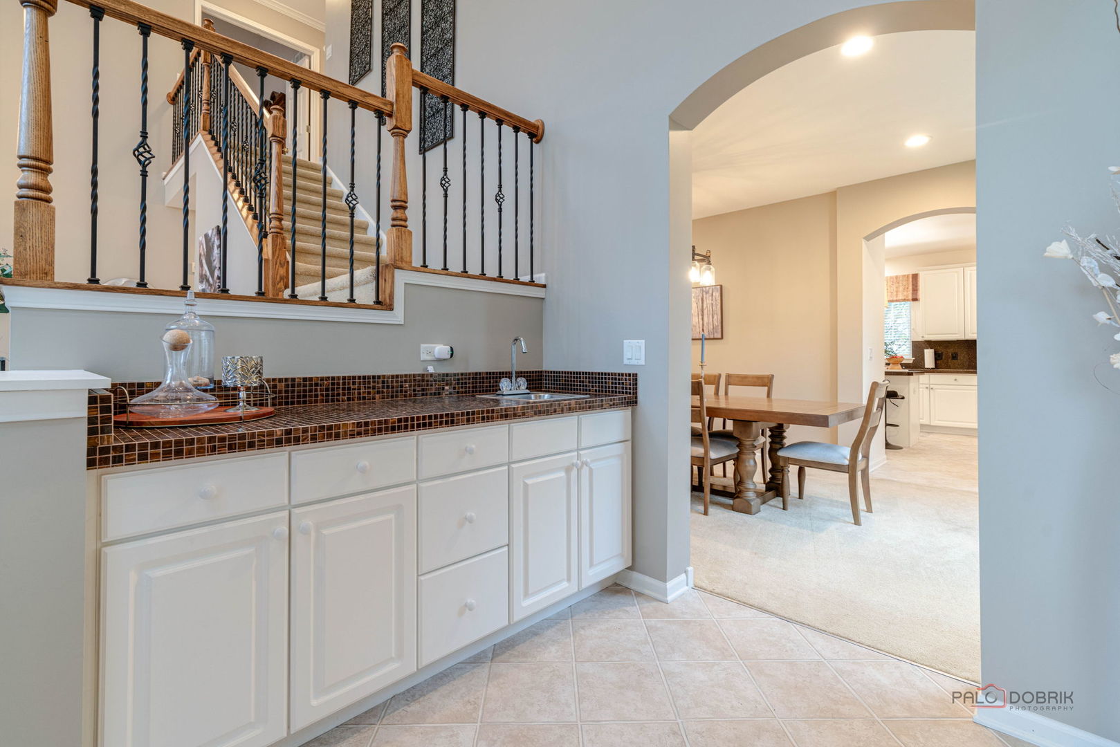 1695 Natures Way, Lindenhurst, IL 60046