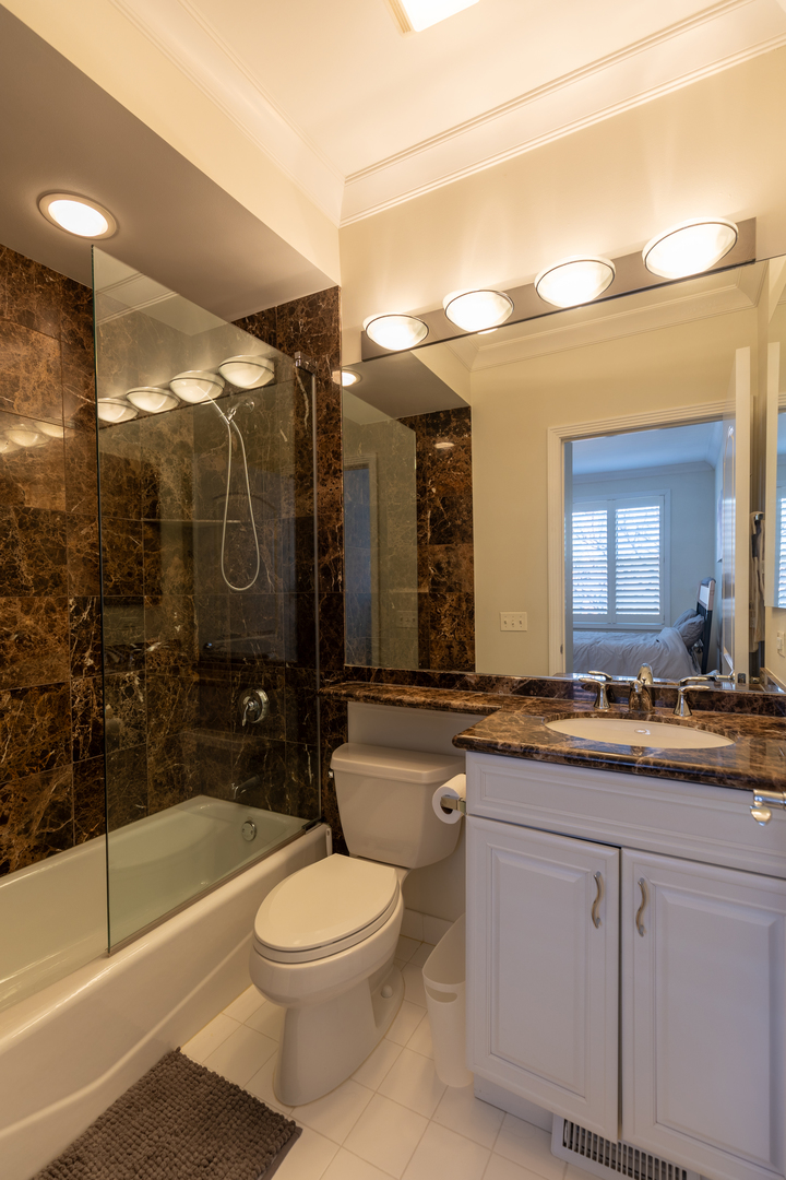 1125 W Monroe Street, Chicago, IL 60607